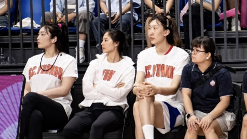 李梦和韩旭事件升级，2米26中锋打不上球，宫鲁鸣面临棘手难题