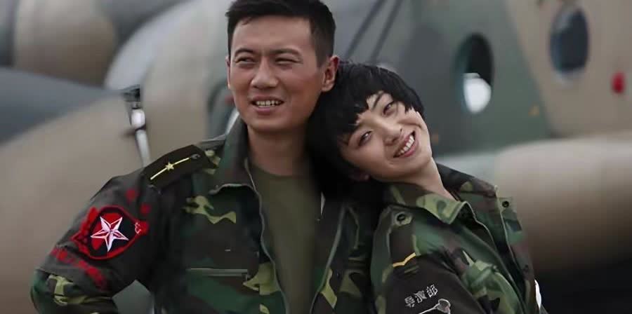 戏里是父女，戏外成夫妻，关系公开时儿子9岁，这俩才是隐藏高手