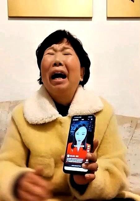 今天又不经意间看到老杜的这张照片，心中不由得生出感慨，人与人之间确实是不一样的啊