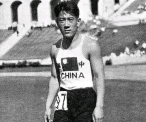 1932年，张学良赞助给刘长春8000大洋，让他去参加洛杉矶奥运会，坐了22天的