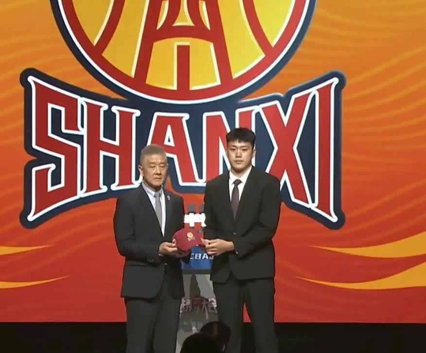 CBA选秀快讯！山西汾酒男篮摘下中北大学持球攻击型前锋刘翔龙！ ​
今天CBA
