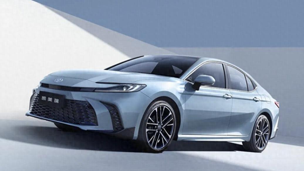 新款丰田凯美瑞上市，价格17.18万起，主要变化都是什么呢？