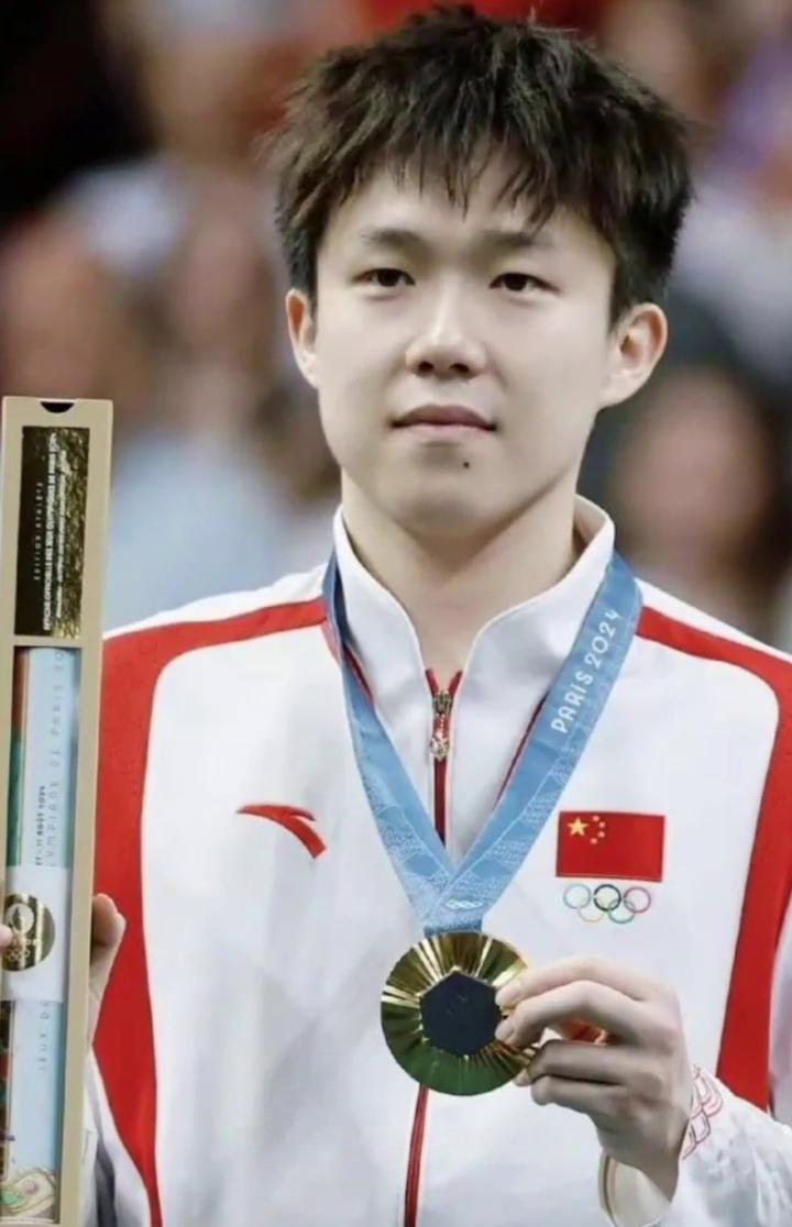 被人狠狠踩在脚下，到底怎么翻身？
他的答案，是直接打到对手怀疑人生。
那个曾经被