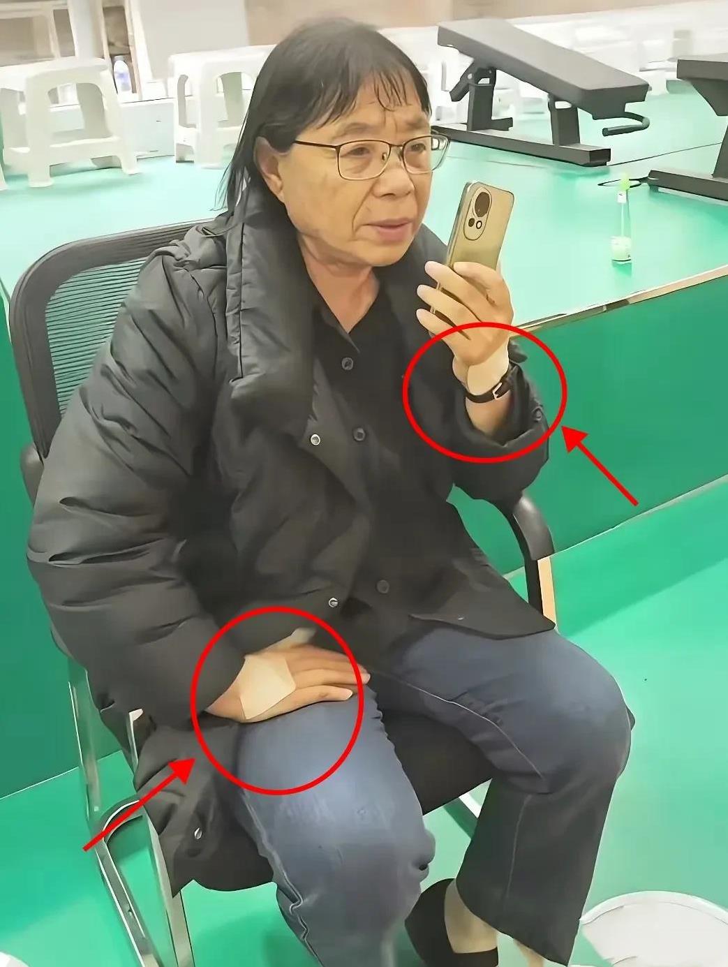 今年高考的最后一天，张桂梅校长再次成为众人瞩目的焦点，她不仅用坚韧和毅力托起了大