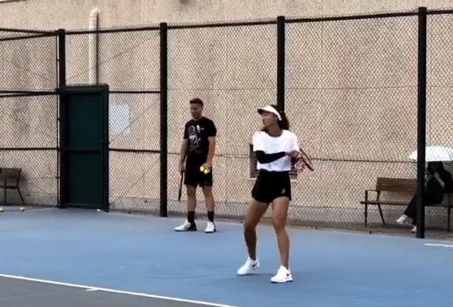 郑钦文“垂青”WTA500赛。
最新消息，郑钦文利用TOP30球员豁免进入了WT