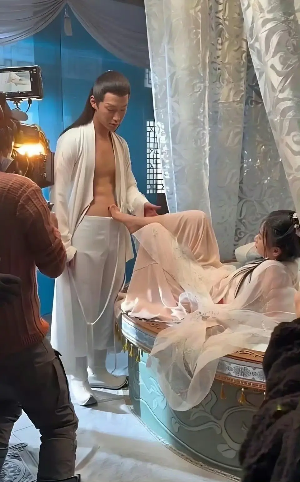 演员的信念是真的强，一般人真干不了 ​​​!