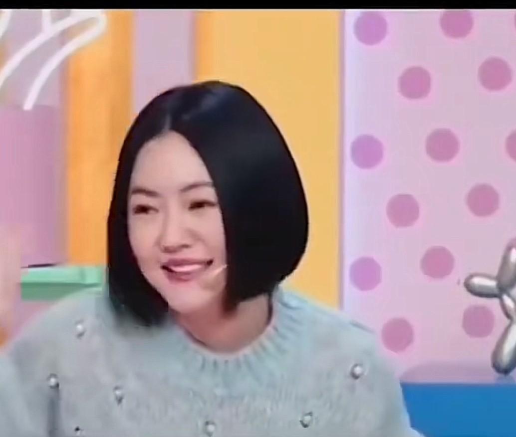 原来霖霖爱玩电动的根源早在《康熙来了》的节目中，小s已经公开讲过了……
小s在节