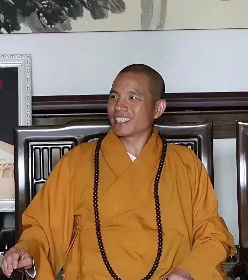 “救火队长”释印乐法师
随着少林寺释永信被查，戒牒被注销，少林寺方丈之位便空缺了