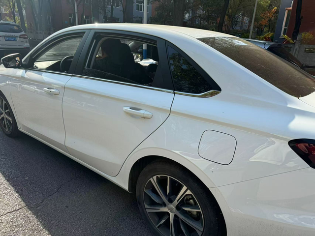 帝豪怎么开省油
在市区开
接送孩子堵车，油耗8.3
除了开高速怎样能降低？我感觉