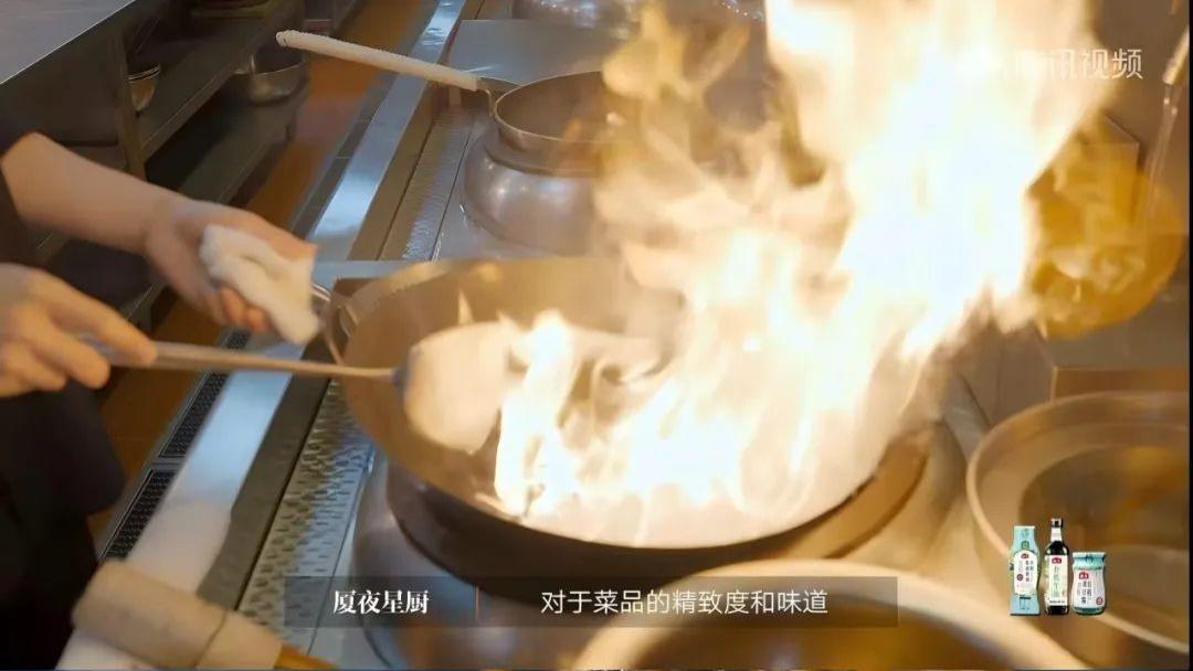 赛博厨师，不是餐饮老板们的救命稻草