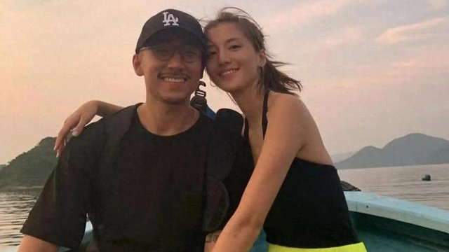 吴千语和老公在韩国吃烤肉，施伯雄身材好壮硕，整个人沧桑了好多