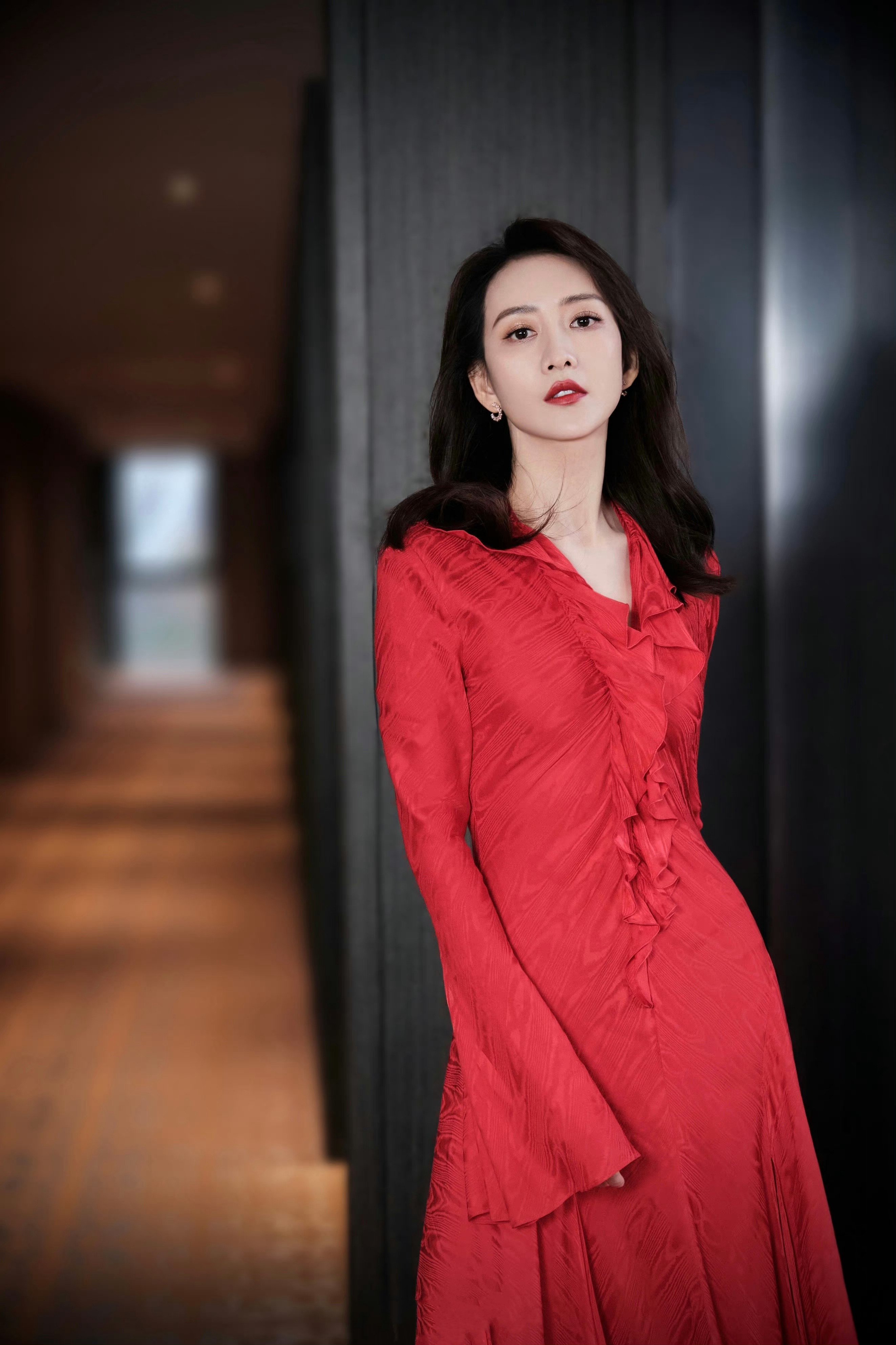 王鸥 貌美少妇的优雅气质 长腿细腰 丰满性感 尽显成熟风情