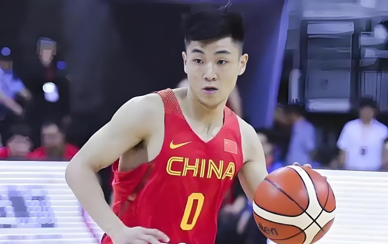 高诗岩，这个在亚洲杯决赛场上身高最矮的人，曾经在入选国家队时被很多网友质疑的人，