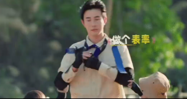 笑晕！李川对战六岁小孩哥，小孩哥个头不及他腿高，他因过于轻敌失算，被对方策略打断