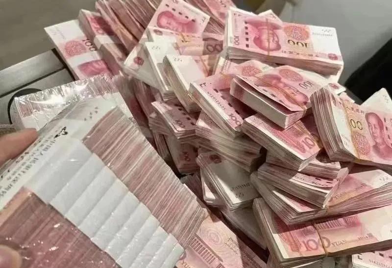 上海，癌症女患者临终前将1000万赠给好友，银行拒绝支付，女子去世三年仍未取出，