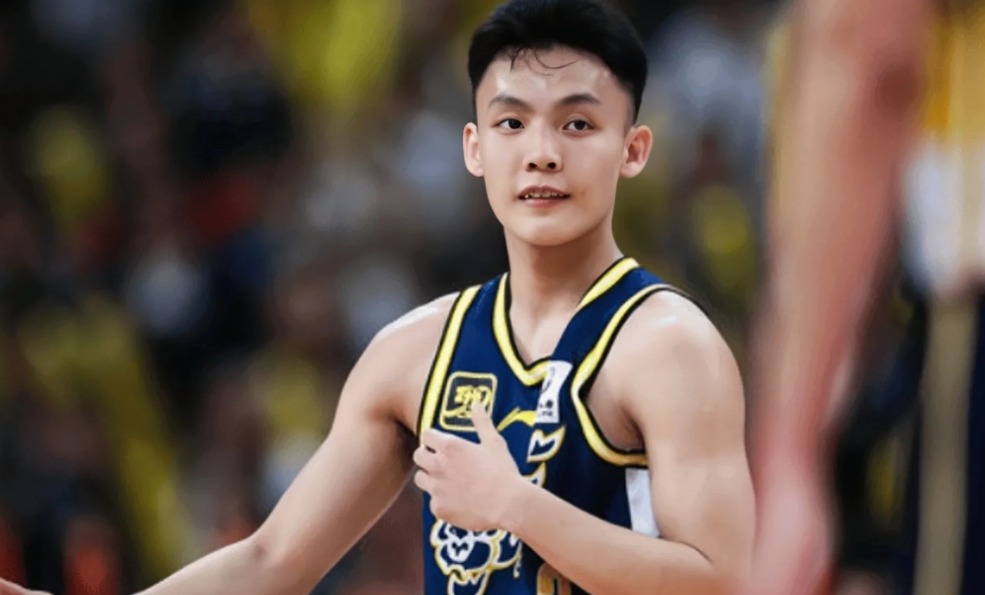 CBA季后赛八进四对决出炉。分别是：
广厦vs青岛
山西vs广东
北京vs北控