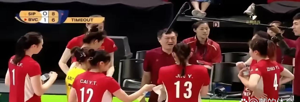 北京女排以28：26  25：22   25：19干净利落战胜伊朗俱乐部。
  