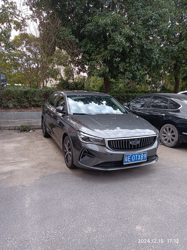 2022款帝豪旗舰版开三年了挺满意
提车三年了，各方面效果都还不错，目前也没什么