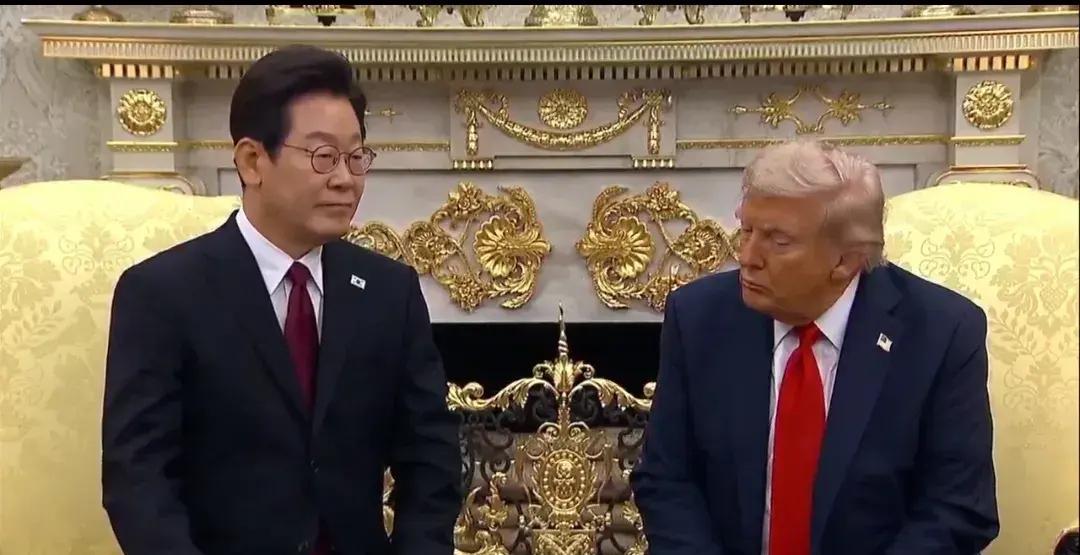 韩国总统李在明高兴的太早了，据报道，韩国首尔数千民众参加了由“烛光行动组织的反美