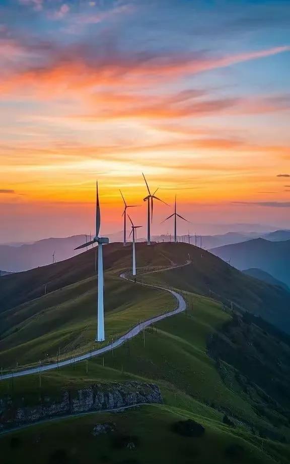 暴走团何时了。
近期又看到一些关于老年暴走团不遵守交通规则，与救护车、消防车也发