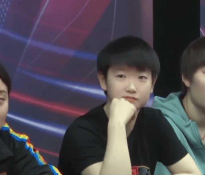 双拳老茧比她出过的球多
世界第一10800分依然每天加练
莎莎打完2025世界杯