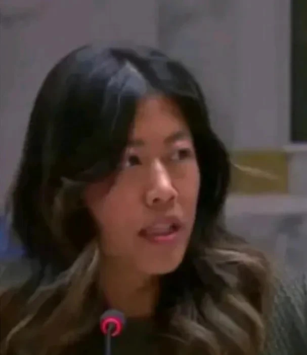 美国华人代表吴婷指责中国











什么情况？！一个华人，竟然在美国