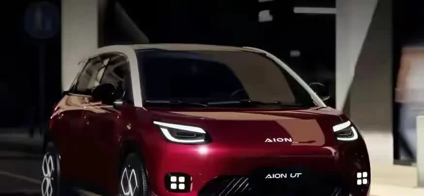 其中埃安 UT 堪称一匹黑马，8 万级纯电小车，竟在智驾领域立下新标杆，把智驾汽
