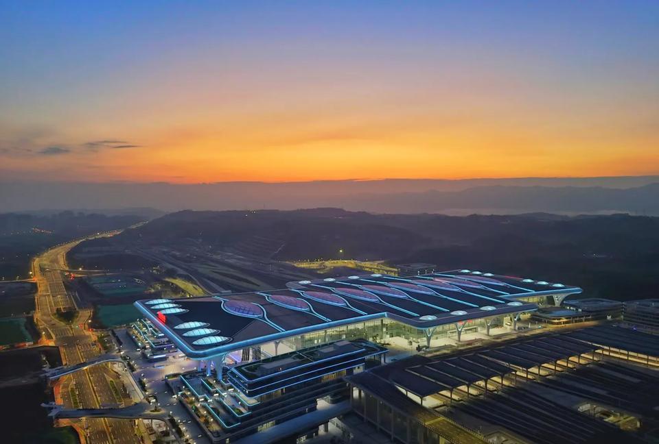 据路透社报道，菲律宾海军发言人特立尼达6月24日在记者会上说：“中国试图以毒品淹