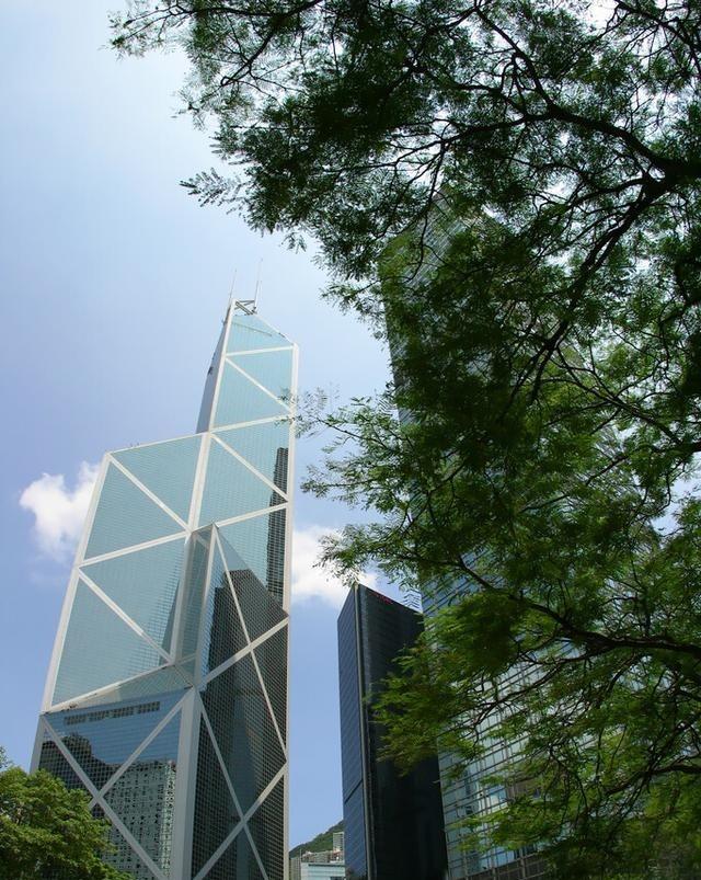 中银大厦为何是香港最经典的摩天大楼
中银大厦的诞生是个大手笔。1982年，香港中