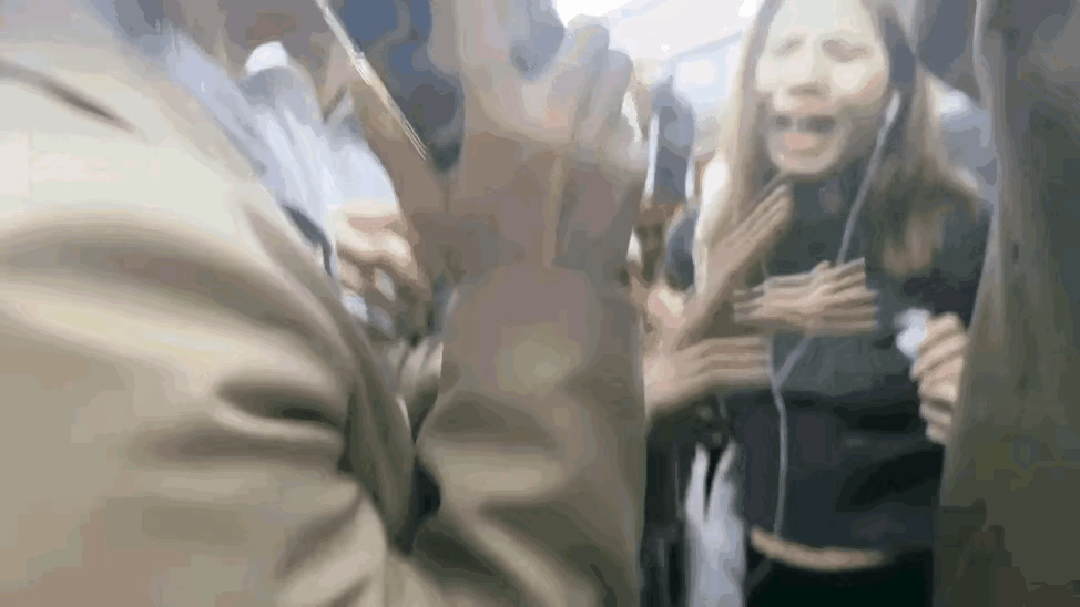 受害女子的容貌被攻击，有网友说男子比女子颜值高许多，还以为会对比较惊艳的女子下手