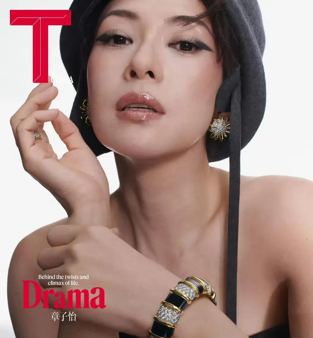 离婚后的章子怡不一样了，女人的第二春美丽又性感。
这样的照片在离婚以前，估计汪峰