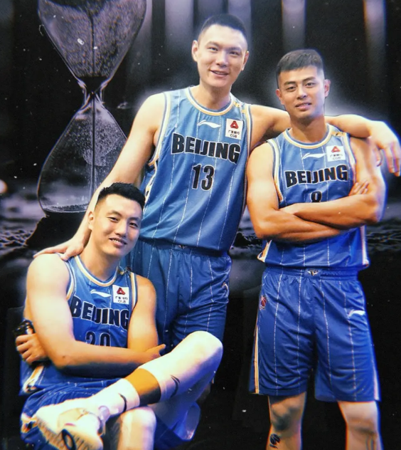 方硕、翟晓川表示还能继续打？为什么要坚持？因为流量和热度！网络经济时代，这些体育