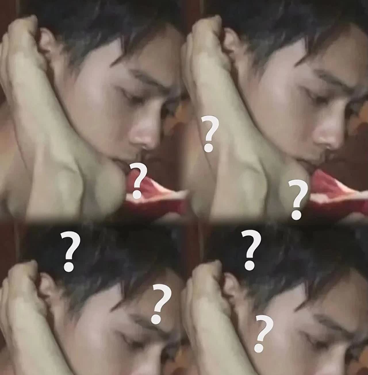 啊？这？这是许凯？

看完这张图，

这脚到底是谁的咱先不说，就想问问，