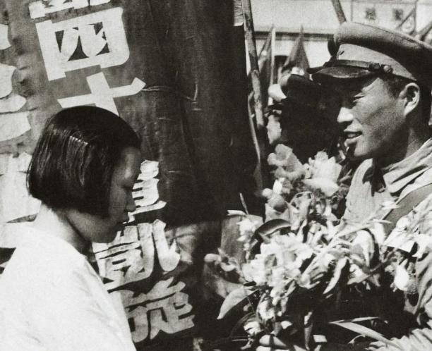 上甘岭战役，17岁女兵蒋振娟目睹美军炮击的惨状，后来如何？上甘岭战役，让17岁女