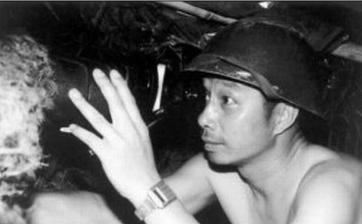 1985年，时任第67集团军参谋长的粟戎生率部参加对越自卫反击战，在老山前线，他