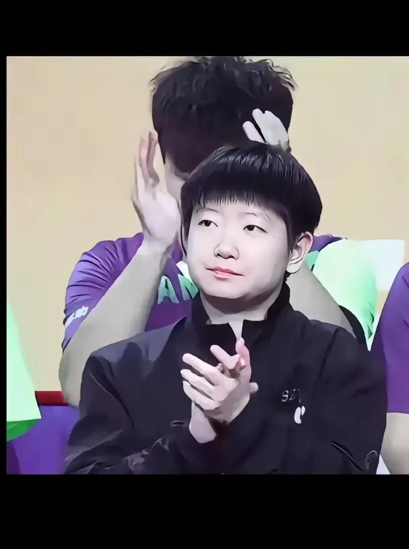 深大这哪是招球员，
分明是给俱乐部找了一个顶级教练，
乒超联赛第一天，
深大并没