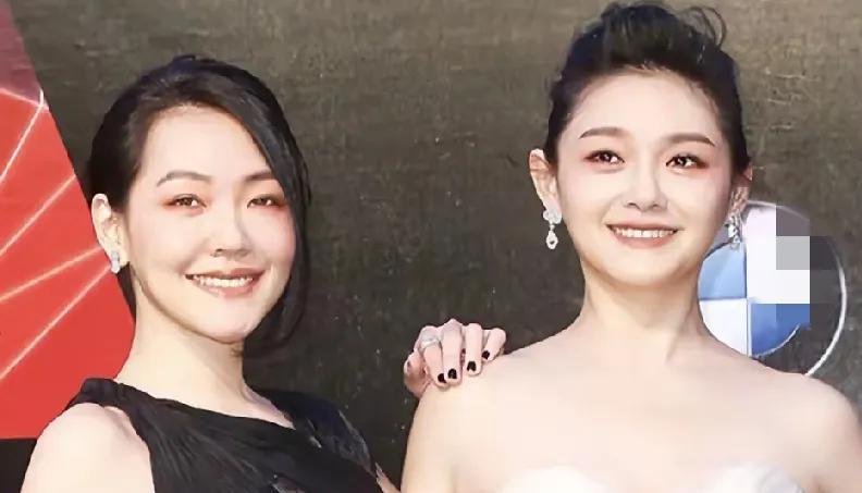 小S被骂上热搜！
3月15日，小S突然被骂上热搜，起因是今天她姐姐大S终于确定在