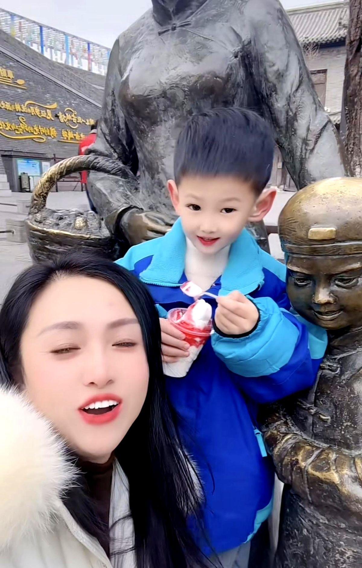 韩玉成离婚后再战前妻容嬷嬷，只因前妻整天不做饭，总给儿子吃零食，导致小儿子年纪轻