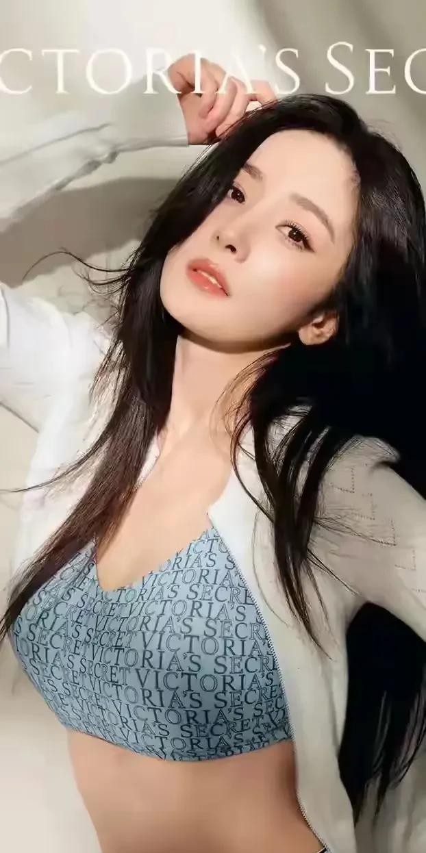 杨幂，维密内衣大秀身材