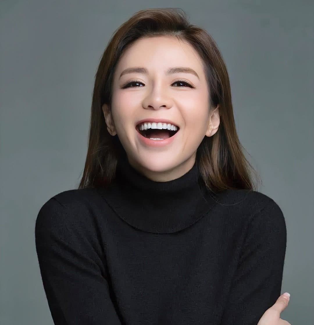 细心的网友发现了没有？

朱迅已经开始把公益和责任绑在一起了，

看来她