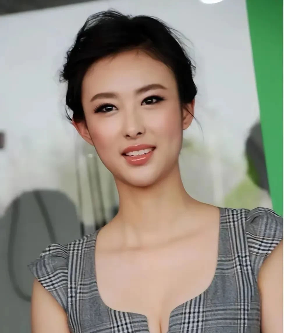 兽兽艳照事件主持人奇葩言论











你敢信？一个主持人居然羡慕别人