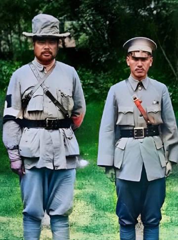 1927年6月20日，冯玉祥与蒋介石在徐州第一次见面。首次见面，冯玉祥对蒋介石印