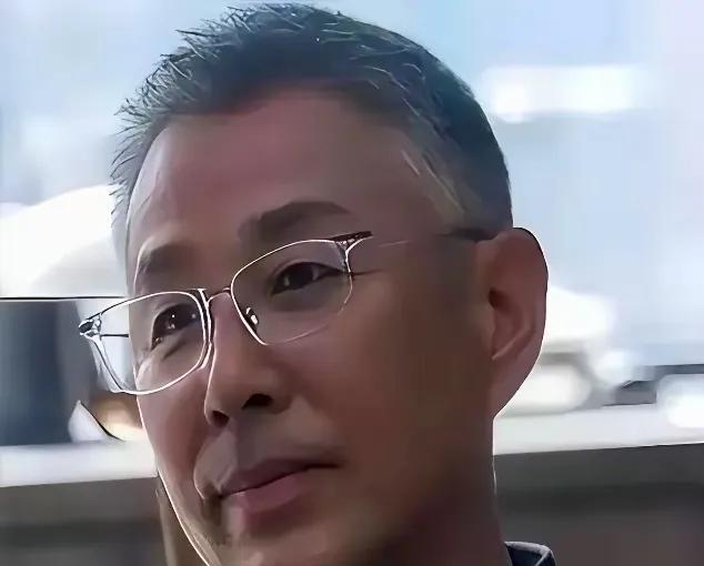陈道明与马少骅比，谁的演技更高呢？      我觉得陈道明偏话剧派，神情夸张，人