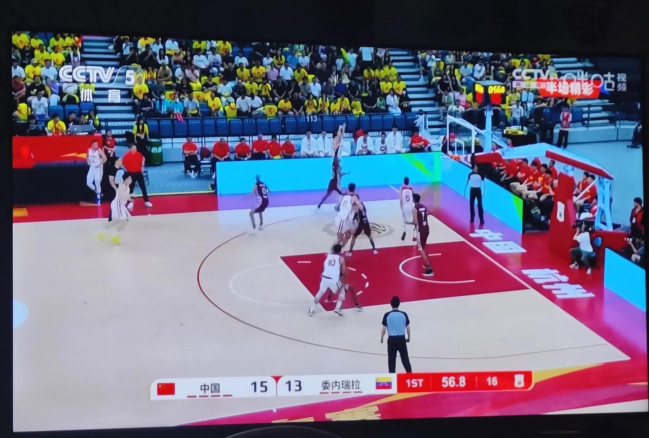 中国男篮第一场热身赛大比分战胜委内瑞拉，纵观全场余嘉豪表现相当亮眼！还有一个叫王