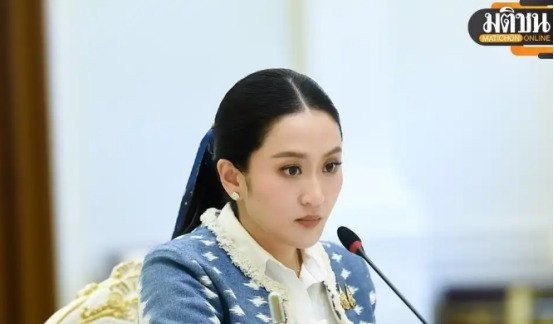 泰国女总理想拖时间交材料











泰国总理出大事啦！录音惹怒军方，