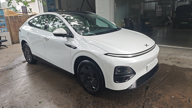 这车没法看了
洗完以后帅气的狠，空间大，身材弧线