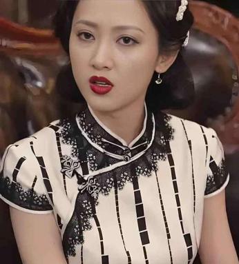 1936年，胡宗南爱上了有夫之妇黄鹤云，他甩给对方1000大洋：“钱归你丈夫，你