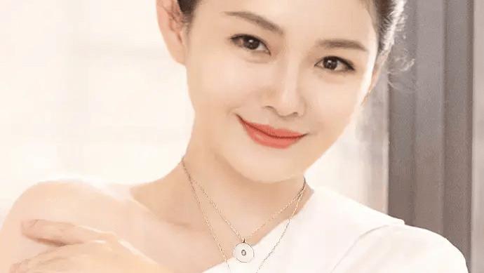 大S纪念雕像完工！具俊晔藏99颗珍珠，与高以翔为邻