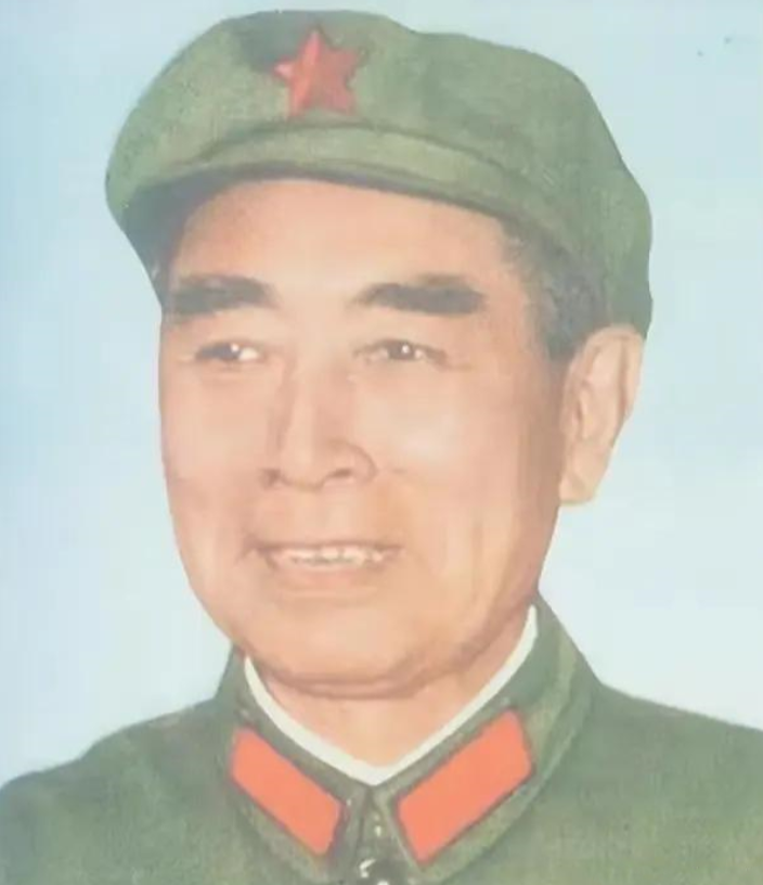 建国后，周总理身穿军装的一张罕见留影

六十年代，临近建军四十周年，解放军画报记
