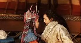 1178年，在羊毛堆之中，成吉思汗与一个十多岁的小姑娘发生了关系，而这是蒙古族最